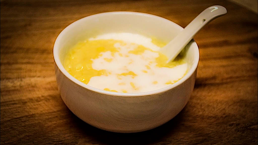 Master chè hoa cau in a hands-on cooking class